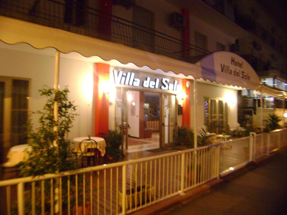 Hotel Villa Del Sole Rimini Bagian luar foto