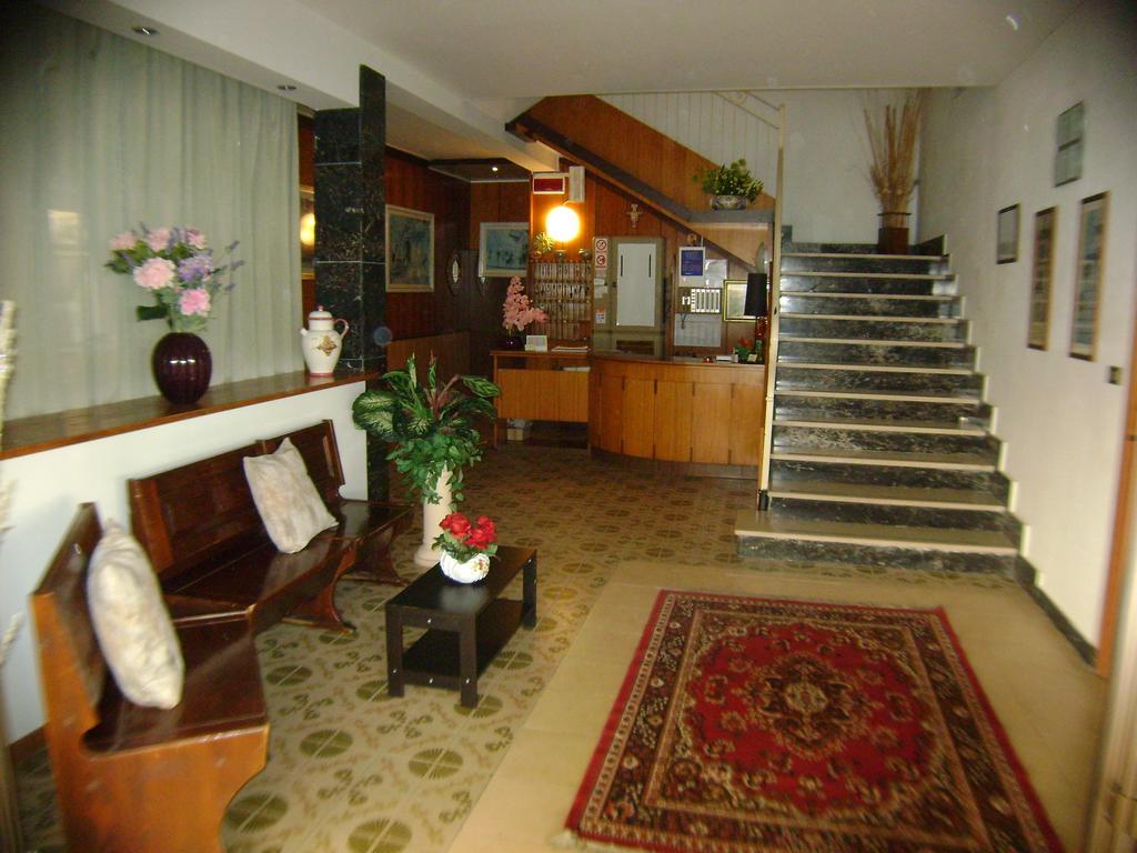 Hotel Villa Del Sole Rimini Bagian luar foto