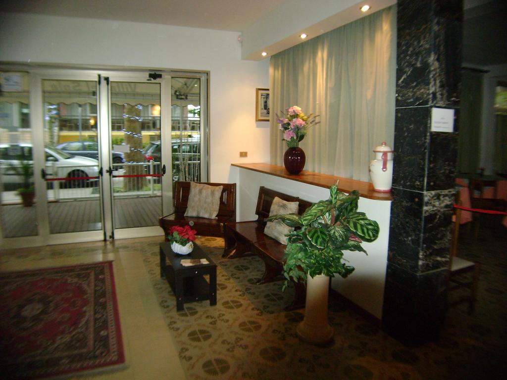 Hotel Villa Del Sole Rimini Bagian luar foto