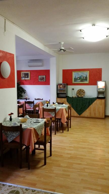 Hotel Villa Del Sole Rimini Bagian luar foto
