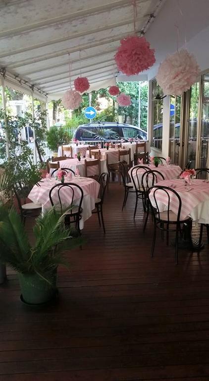 Hotel Villa Del Sole Rimini Bagian luar foto